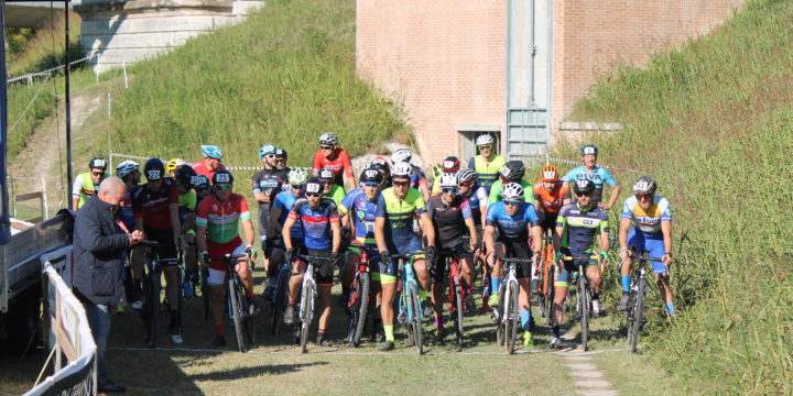 Il sole abbraccia i corridori a Meduna di Livenza