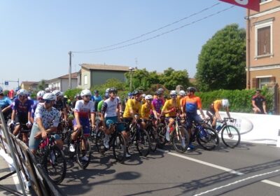  La carovana del ciclismo fa tappa ad Abbazia Pisani: è Torneo delle Province
